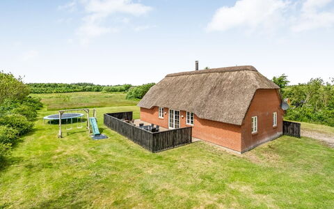 Birette - 1.2Km from the Sea: Maison, Domicile, Zone Résidentielle, Toit, Chalet, Lot Terre, Biens, Cour, Jardin, Siding