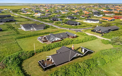 Angelie - 400M from the Sea: Toit, Zone Résidentielle, Maison, Domicile, Paysage, Plaine, Lot Terre, Zone Rurale, Banlieue, Biens