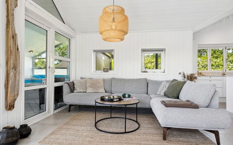 Hermund - 100M from the Sea: Meubles, Design Intérieur, Bois, Canapé, Sol, Salon, Sol, Throw Pillow, Domicile