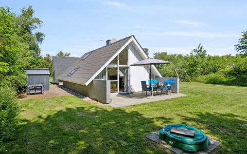Ardan - 450M from the Sea: Herbe, Prairie, Paysage, Écorégion, Plaine, Communauté Des Plantes, Lot Terre, Mobilier De Jardin, Prairie, Formations Arbustives