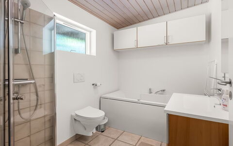 Dagny - 100M from the Sea: Sol, Sol, Luminaire Plomberie, Design Intérieur, Mur, Évier, Salle De Bains, Bois, Lavabo, Plafond