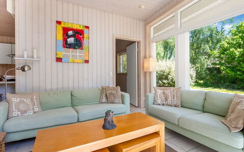 Dagny - 100M from the Sea: Design Intérieur, Sol, Sol, Meubles, Canapé, Bois, Plafond, Salon, Pièce, Éclairage