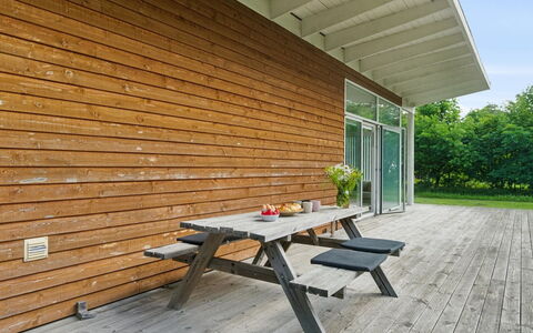 Dagny - 100M from the Sea: 