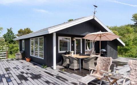 Gærmund - 700M from the Sea: Meubles, Design Intérieur, Sol, Sol, Plafond, Pièce, Chaise, Table, Appartement, Table Cuisine Et Salle A Manger