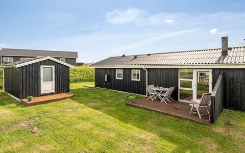 Niesina - 200M from the Sea: Maison, Toit, Domicile, Chalet, Cabanon, Batiments Jardin, Siding, Cour, Cabane En Rondins, Cabane