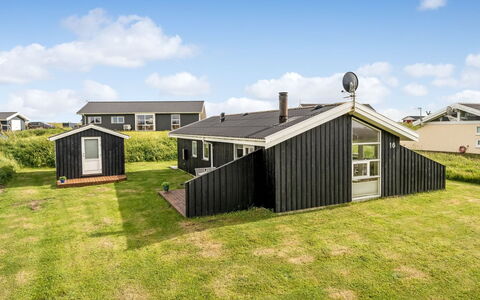 Niesina - 200M from the Sea: Maison, Toit, Domicile, Chalet, Cabanon, Batiments Jardin, Siding, Cour, Cabane En Rondins, Cabane