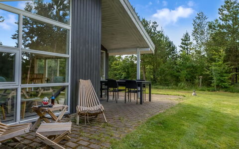 Ane - 800M from the Sea: Bleu, Arbuste, Chalet, Couverture De Sol, Jardin, Biens, Ombre, Aménagement Paysager, Ferme, Eco Hôtel