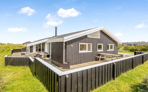 Lillesol - 425M from the Sea: Herbe, Vert, Maison, Chalet, Prairie, Zone Rurale, Écorégion, Paysage, Lot Terre, Arbuste