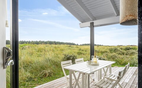 Nuka - 400M from the Sea: Piscine, Mobilier De Jardin, Meubles, Recours, Dalle, Eco Hôtel, Ombre, Chaise, Loisir, Biens