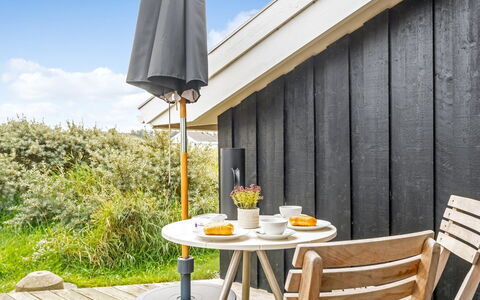 Nuka - 400M from the Sea: Piscine, Mobilier De Jardin, Meubles, Recours, Dalle, Eco Hôtel, Ombre, Chaise, Loisir, Biens