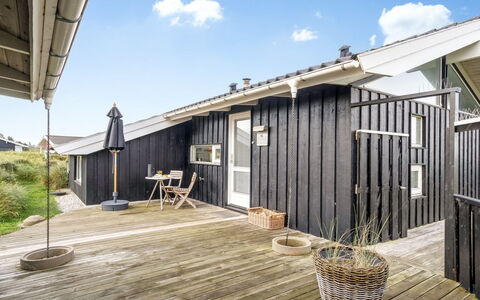Nuka - 400M from the Sea: Piscine, Mobilier De Jardin, Meubles, Recours, Dalle, Eco Hôtel, Ombre, Chaise, Loisir, Biens