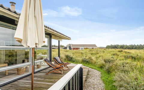Nuka - 400M from the Sea: Piscine, Mobilier De Jardin, Meubles, Recours, Dalle, Eco Hôtel, Ombre, Chaise, Loisir, Biens