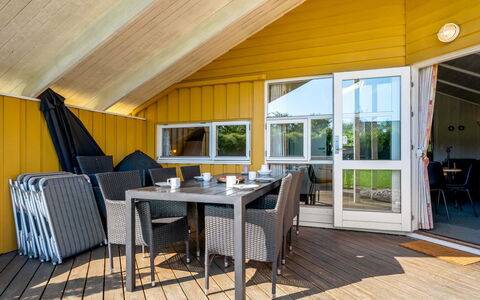 Guja - 250M from the Sea: Bois, Toit, Architecture, Domicile, Maison, Chalet, Siding, Dur, Pente, Biens