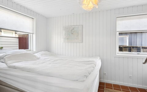 Anselmi - 25M from the Sea: Bois, Sol, Sol, Plafond, Design Intérieur, Chambre, Lit, Pièce, Literie, Drap De Lit