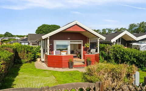 Anselmi - 25M from the Sea: Toit, Maison, Chalet, Domicile, Arbuste, Jardin, Ombre, Aménagement Paysager, Cour, Batiments Jardin