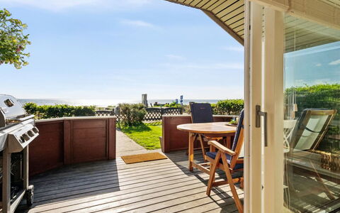 Anselmi - 25M from the Sea: Bois, Toit, Domicile, Maison, Architecture, Siding, Lot Terre, Chalet, Cabanon, Batiments Jardin