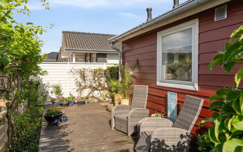 Anselmi - 25M from the Sea: Bois, Toit, Domicile, Maison, Architecture, Siding, Lot Terre, Chalet, Cabanon, Batiments Jardin