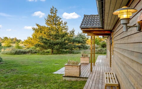 Zölestine - from the Sea: Lot Terre, Chalet, Jardin, Aménagement Paysager, Siding, Planche, Dur, Arrière-Cour, Ferme, Pelouse
