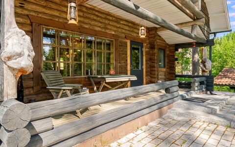 Villa Torni: Meubles, Design Intérieur, Sol, Sol, Table, Plafond, Table Cuisine Et Salle A Manger, Éclairage, Chaise, Domicile
