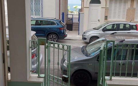 Suite Oltremare: Voiture, Roue, Véhicule, Fenêtre, Bâtiment, Véhicule À Moteur, Conception Automobile