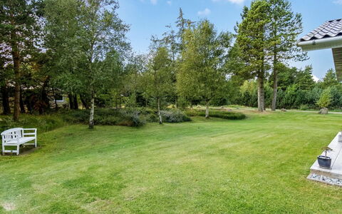 Fiallar - 3.2Km from the Sea: Arbre, Herbe, Jardin, Arbuste, Pelouse, Lot Terre, Couverture De Sol, Printemps