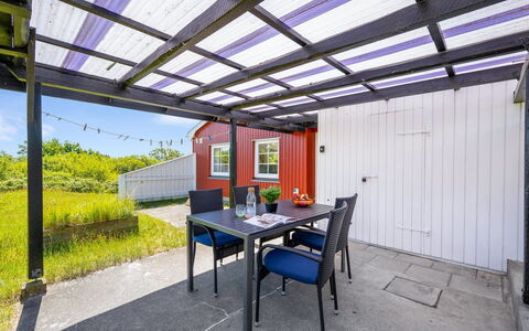 Arntraud - 500M from the Sea: Toit, Domicile, Composite, Ombre, Cour, Jardin, Porche, Chaise, Patio, Structure En Plein Air