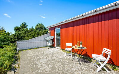 Arntraud - 500M from the Sea