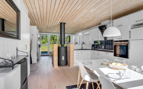 Clea - 300M from the Sea: Maison, Toit, Domicile, Chalet, Cabanon, Batiments Jardin, Siding, Cour, Cabane En Rondins, Cabane