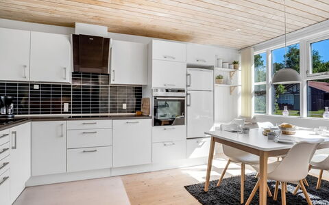 Clea - 300M from the Sea: Maison, Toit, Domicile, Chalet, Cabanon, Batiments Jardin, Siding, Cour, Cabane En Rondins, Cabane