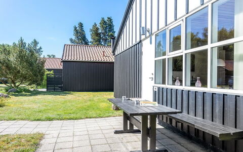 Clea - 300M from the Sea: Maison, Toit, Domicile, Chalet, Cabanon, Batiments Jardin, Siding, Cour, Cabane En Rondins, Cabane