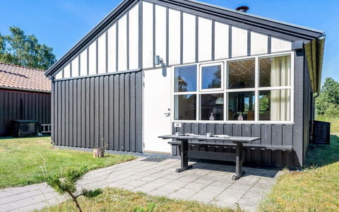 Clea - 300M from the Sea: Maison, Toit, Domicile, Chalet, Cabanon, Batiments Jardin, Siding, Cour, Cabane En Rondins, Cabane