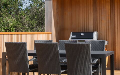 Nico - 600M from the Sea: Cuisine, Comptoir, Appareil De Cuisine, Sol, Cabinetry, Design Intérieur, Principaux Appliance, Sol, Domicile, Meubles