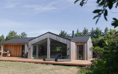 Nico - 600M from the Sea: Bois, Domicile, Siding, Batiments Jardin, Chalet, Cabanon, Biens, Dur, Matériau Naturel, Ombre