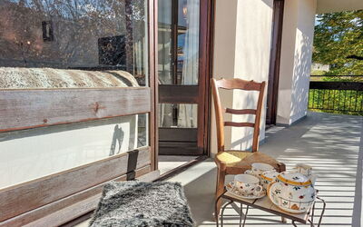 Saint Gervais 675: Propriété, Bois, Design Intérieur, Plante, Ombre, Sol, Sol, Confort, Dur, Mobilier De Jardin