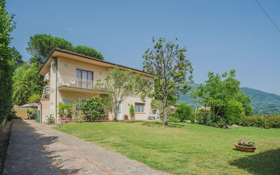 Gerry House 697.2: Aliments, Ciel, Table, Vaisselle, Montagne, Nuage, Plante, Meubles, Vert, Paysage Naturel