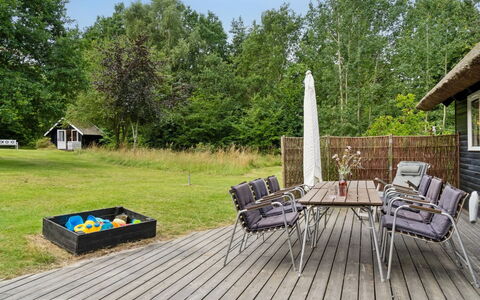Emeli - 100M from the Sea: Bois, Toit, Architecture, Domicile, Maison, Chalet, Siding, Dur, Pente, Biens