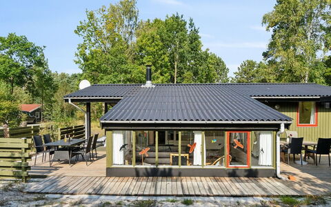 Srebrenka - 350M from the Sea: Bois, Toit, Architecture, Domicile, Maison, Chalet, Siding, Dur, Pente, Biens