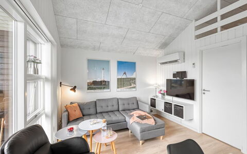 Antonelle - from the Sea: Meubles, Design Intérieur, Sol, Sol, Plafond, Pièce, Chaise, Table, Appartement, Table Cuisine Et Salle A Manger
