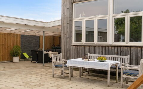 Susana - 50M from the Sea: Cuisine, Comptoir, Appareil De Cuisine, Sol, Cabinetry, Design Intérieur, Principaux Appliance, Sol, Domicile, Meubles