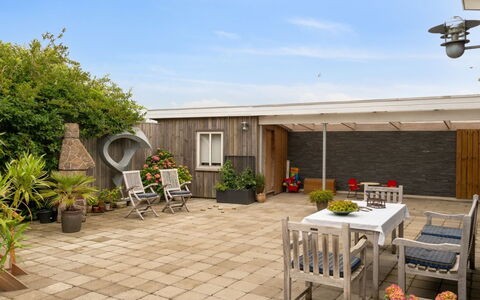 Susana - 50M from the Sea: Piscine, Mobilier De Jardin, Meubles, Recours, Dalle, Eco Hôtel, Ombre, Chaise, Loisir, Biens