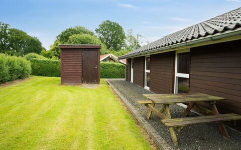 Telli - 350M from the Sea: Maison, Domicile, Porte, Toit, Chalet, Biens, Jardin, Ombre, Siding, Cour