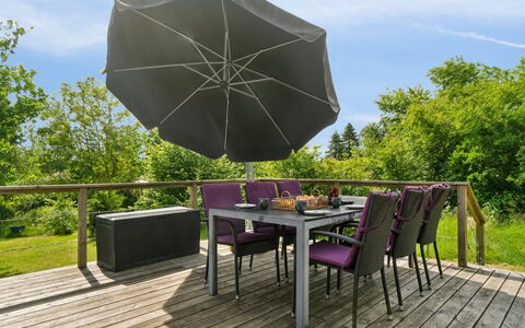 Lovisa - 7Km from the Sea: Piscine, Mobilier De Jardin, Meubles, Recours, Dalle, Eco Hôtel, Ombre, Chaise, Loisir, Biens