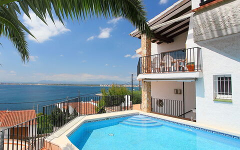 Joan Sarda: Propriété, Immobilier, Piscine, Maison, Bâtiment, Recours, Domicile, Vacances, Bleu Azur, Biens