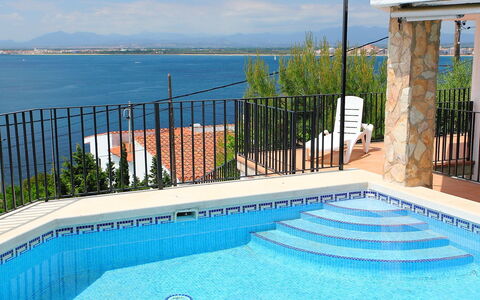 Joan Sarda: Piscine, Propriété, Recours, Bleu Azur, Loisir, Immobilier, Vacances, Maison, Bâtiment, Villa