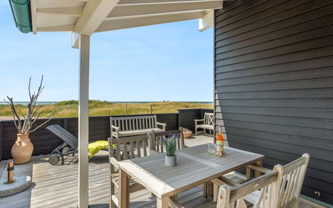 Zina - 50M from the Sea: Maison, Domicile, Toit, Chalet, Biens, Aménagement Paysager, Batiments Jardin, Siding, Ferme