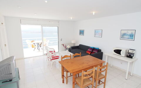 Prudenci: Pièce, Propriété, Meubles, Bâtiment, Design Intérieur, Sol, Maison, Table, Immobilier, Salon
