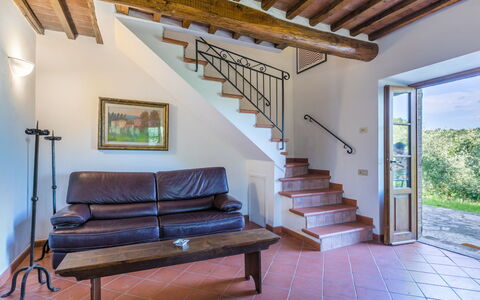 Cerretino Group House 14 Sleeps: Bâtiment, Plante, Bois, Architecture, Sol, Canapé, Banc, Cadre, Dur, Porche