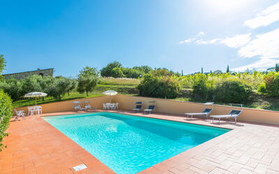 Cerretino Group House 14 Sleeps