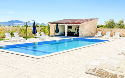 Sv. Filip i Jakov 400: Piscine, Mobilier De Jardin, Recours, Meubles, Composite, Chaise, Tuile, Balancelle, Dalle, Parapluie