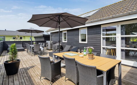 Hakan - 900M from the Sea: Herbe, Maison, Toit, Chalet, Domicile, Arbuste, Ferme, Lot Terre, Zone Rurale